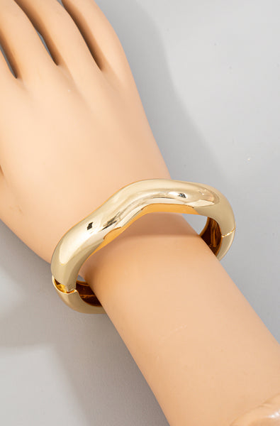 Metallic Wavy Bangle Bracelet